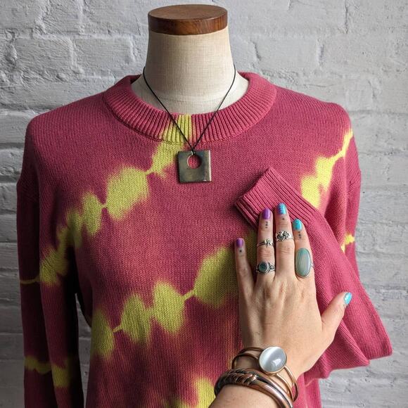 Urban Outfitters Barbie Pink Retro Sweater Trippy Psychedelic Swirl Tie Dye Knit - Picture 2 of 8